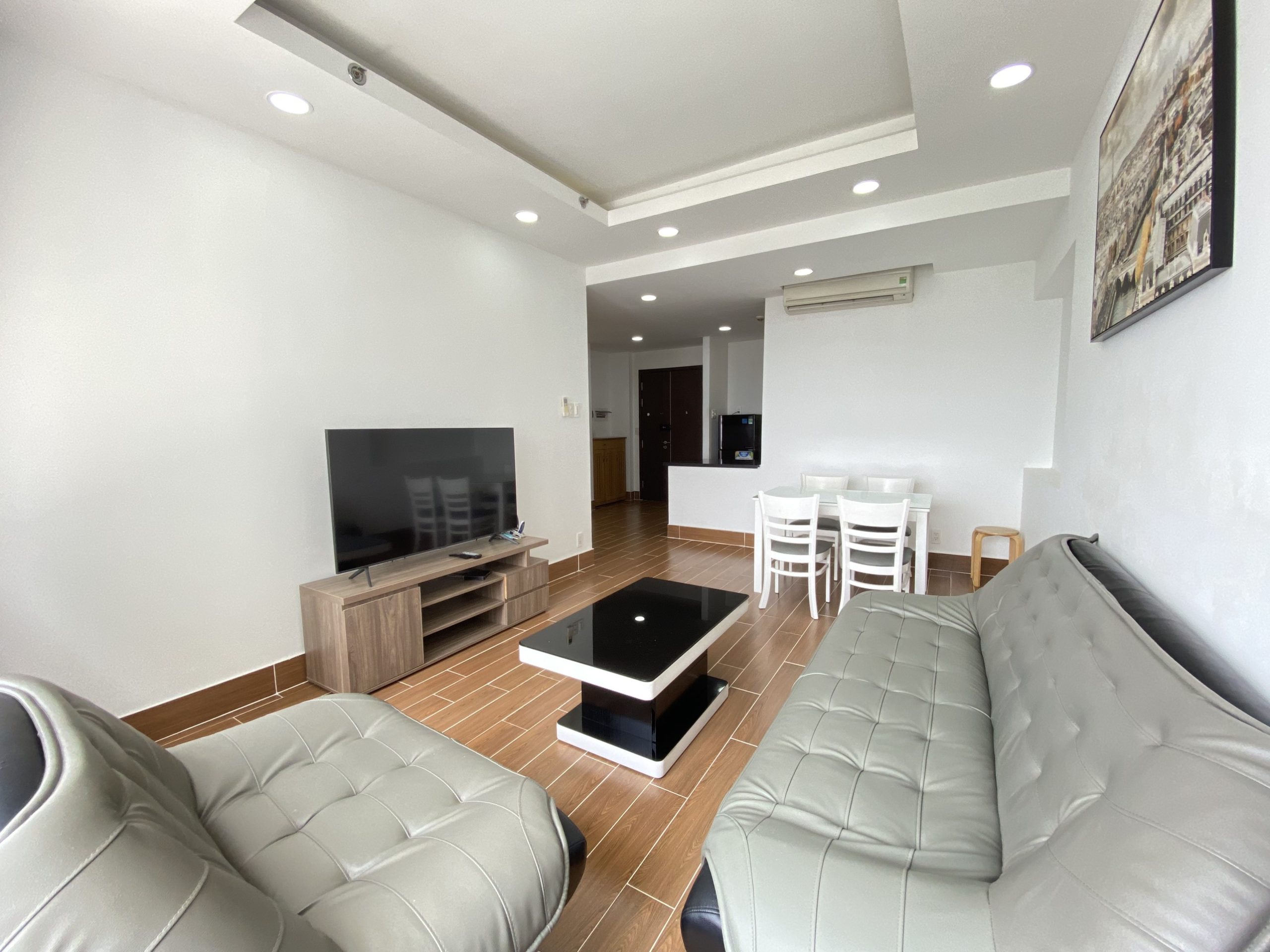 Cho thuê căn hộ Sunrise City Central - số 2 - 2 phòng ngủ  76 m2 - 17 triệu / tháng